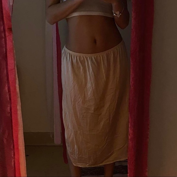 SILK PINK MAXI SKIRT 👛 - Picture 2 of 2